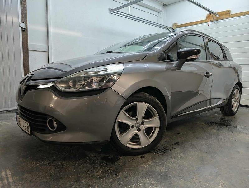Grå Begagnad 2013 Renault Clio GrandTour Kombi | 59 900 kr (Marknadspris) - Bild 1/4