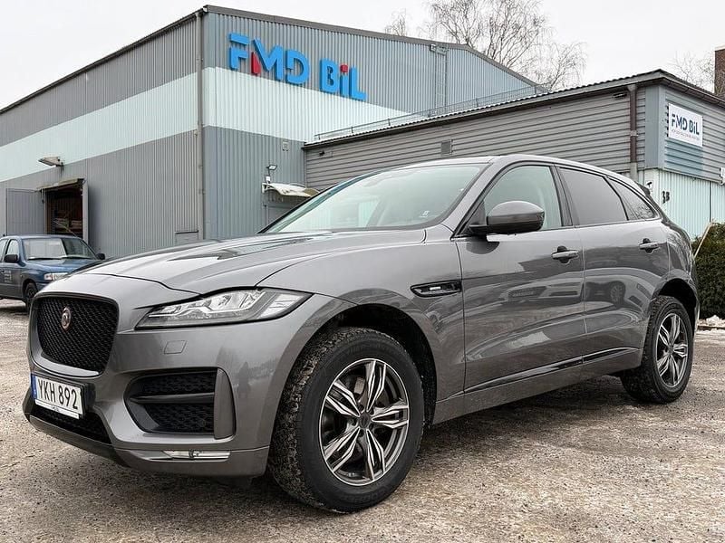 Begagnad Jaguar F-Pace R-Sport 301 HK (221 kW) 2017 Grå SUV
