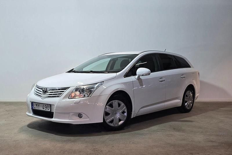 Vit Begagnad 2009 Toyota Avensis Kombi | 84 900 kr (Marknadspris) - Bild 1/3