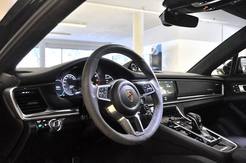 Begagnad Porsche Panamera GTS 460 HK (338 kW) 2018 Blå Sedan