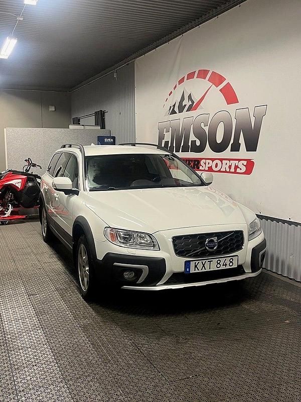 Vit Begagnad 2015 Volvo XC70 Momentum Kombi | 199 900 kr (Lite dyr) - Bild 1/3