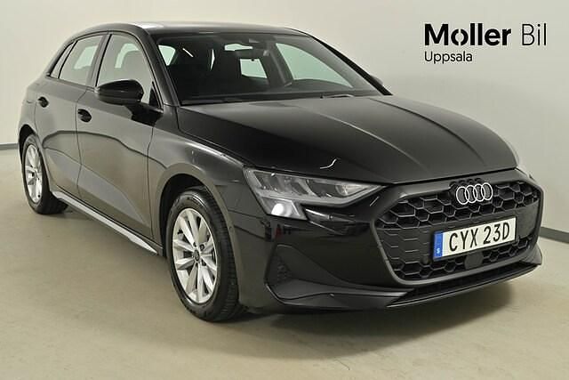 Brilliantsvart Begagnad 2024 Audi A3 Proline Sedan | 309 900 kr (Marknadspris) - Bild 1/4