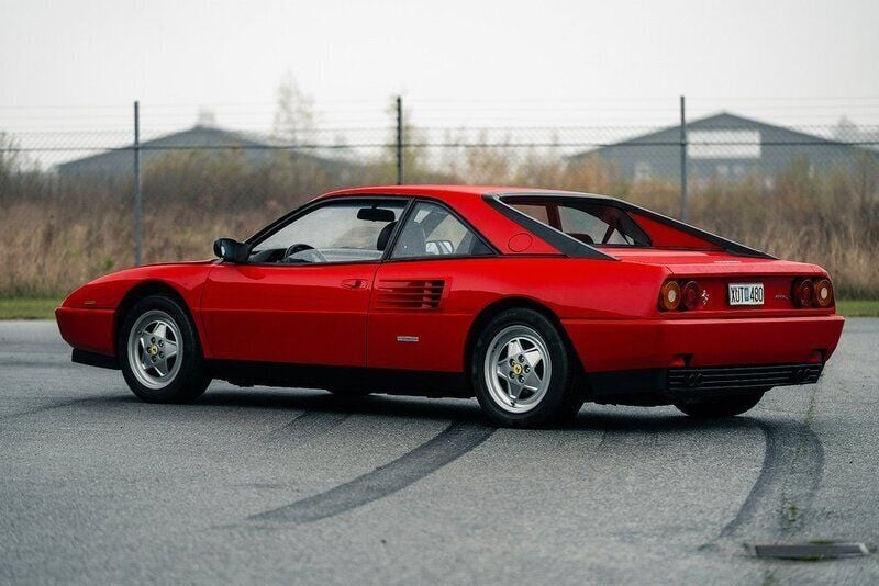 Röd Begagnad 1992 Ferrari Mondial Sportkupé | 775 000 kr - Bild 1/4