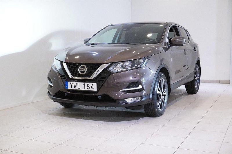 Brun Begagnad 2018 Nissan Qashqai 360º SUV | 194 900 kr (Marknadspris) - Bild 1/4