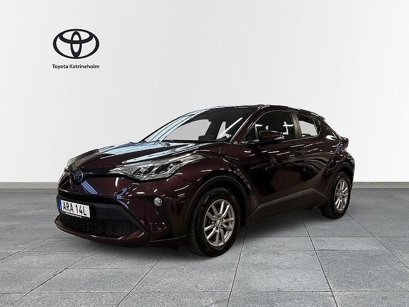 Lila Begagnad 2022 Toyota C-HR Active SUV | 264 900 kr (Marknadspris) - Bild 1/3