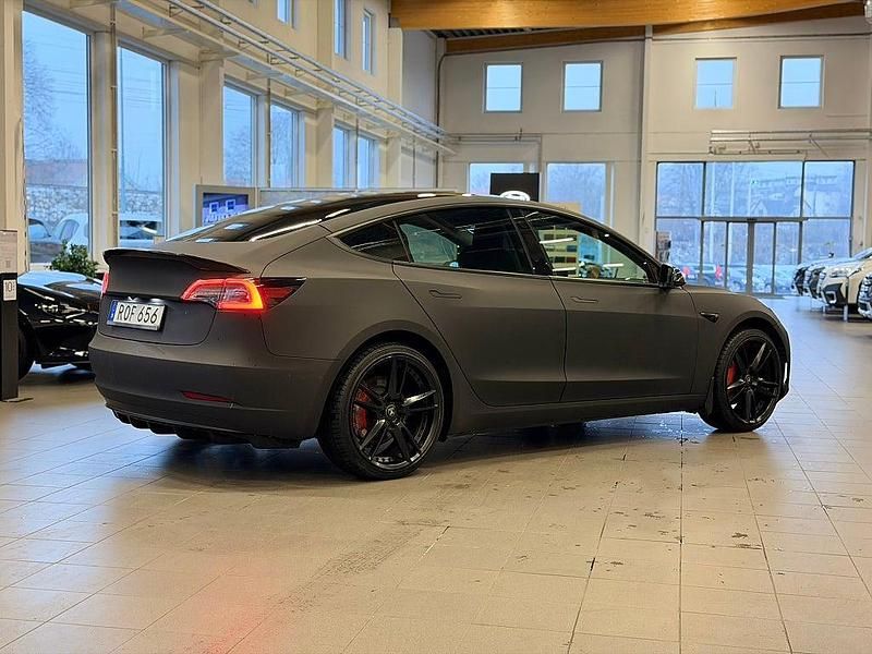 Begagnad Tesla Model 3 Long Range AWD 324 kW (441 HK) 2021 Grå Sedan
