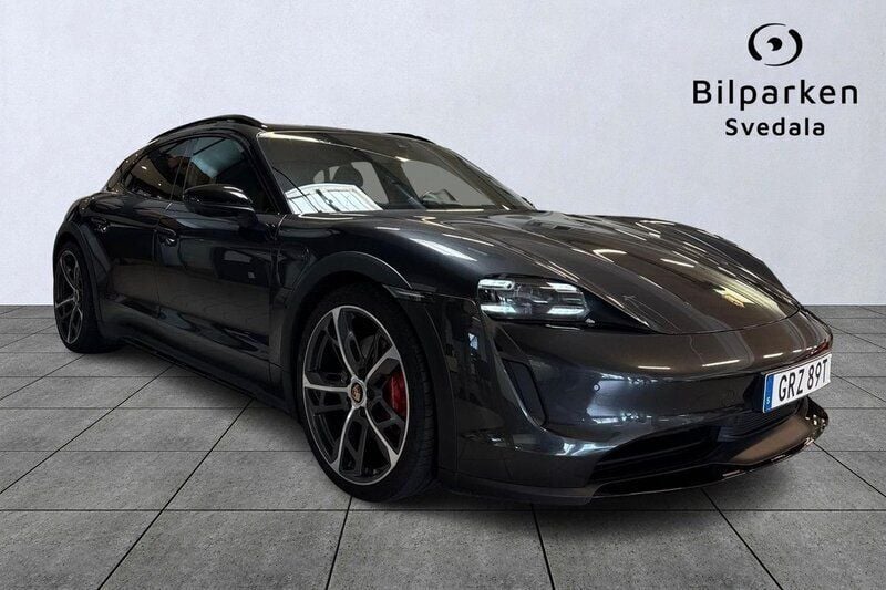 Mörkgrå (grå) Begagnad 2022 Porsche Taycan 4S Cross Turismo Sedan | 799 990 kr (Superpris) - Bild 1/4