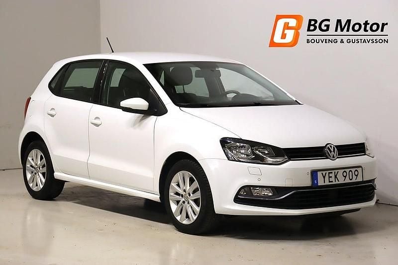 Vit Begagnad 2016 VW Polo Halvkombi | 119 900 kr (Marknadspris) - Bild 1/4