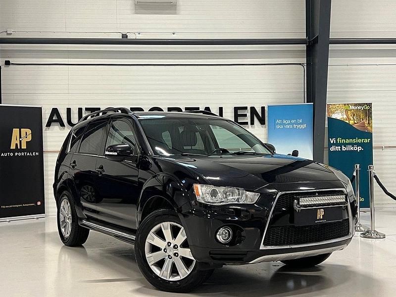 Svart Begagnad 2012 Mitsubishi Outlander SUV | 89 700 kr (Dyr) - Bild 1/4