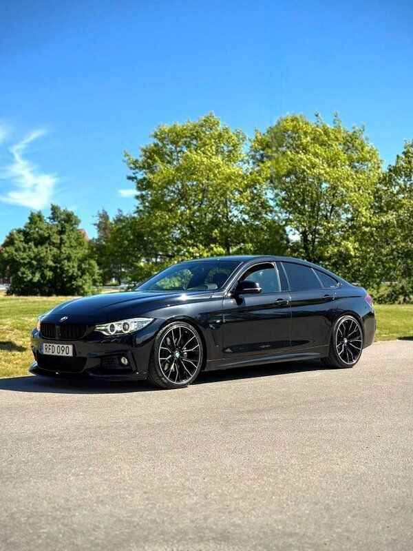 Svart Begagnad 2016 BMW 440 M Sport Halvkombi | 389 900 kr (Lite dyr) - Bild 1/4