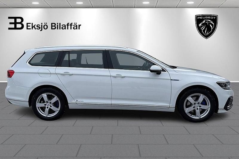 Begagnad VW Passat GTE 218 HK (160 kW) 2020 Vit Kombi