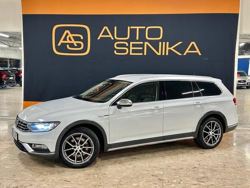 Vit Begagnad 2015 VW Passat Alltrack Kombi | 159 900 kr (Marknadspris) - Bild 1/4