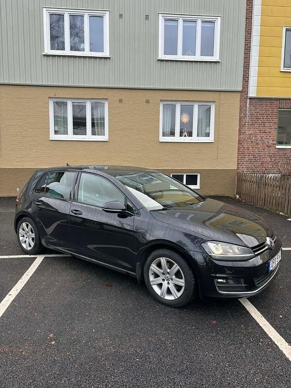 Begagnad 2015 VW Golf VII Halvkombi | 89 900 kr (Bra pris) - Bild 1/4