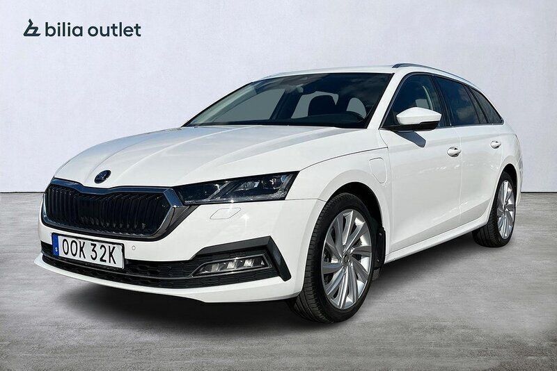 Vit Begagnad 2021 Skoda Octavia Style Kombi | 274 900 kr (Marknadspris) - Bild 1/3