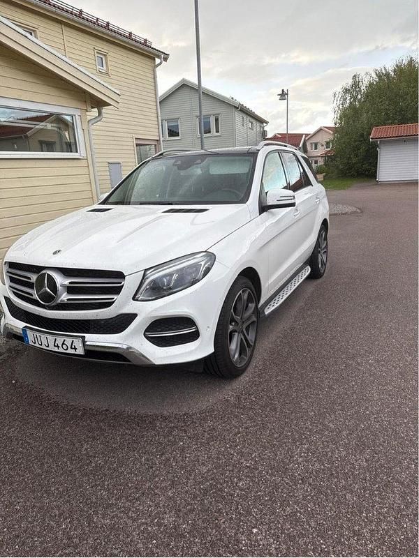 Vit Begagnad 2018 Mercedes GLE350 SUV | 428 500 kr (Marknadspris) - Bild 1/4