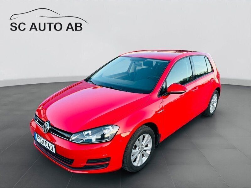 Röd Begagnad 2015 VW Golf VII Halvkombi | 89 900 kr (Superpris) - Bild 1/4