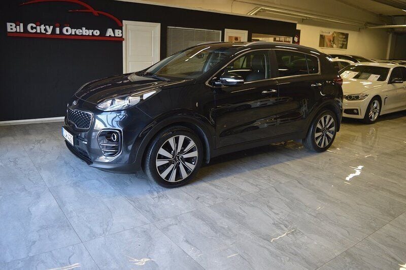 Svart Begagnad 2016 Kia Sportage SUV | 159 900 kr (Marknadspris) - Bild 1/4