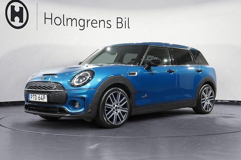 Blå Begagnad 2021 Mini Cooper Clubman Kombi | 299 500 kr (Marknadspris) - Bild 1/4