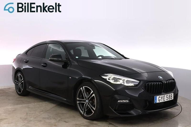 Svart Begagnad 2021 BMW 218 M Sport Sportkupé | 279 900 kr (Marknadspris) - Bild 1/4