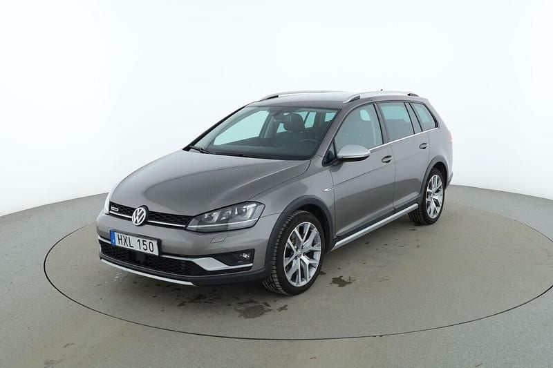 Grå Begagnad 2015 VW Golf VII Kombi | 151 000 kr (Marknadspris) - Bild 1/3