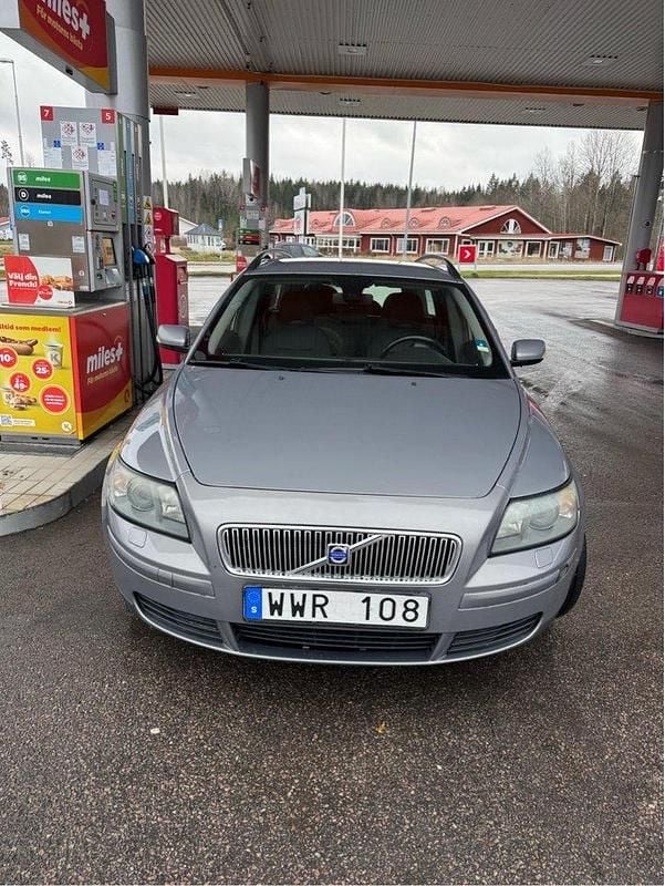 Grå Begagnad 2006 Volvo V50 Kombi | 22 500 kr (Bra pris) - Bild 1/4