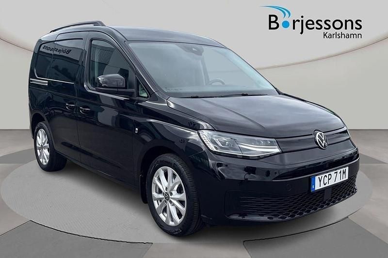 Svart Begagnad 2022 VW Caddy Minibuss | 339 000 kr (Dyr) - Bild 1/4