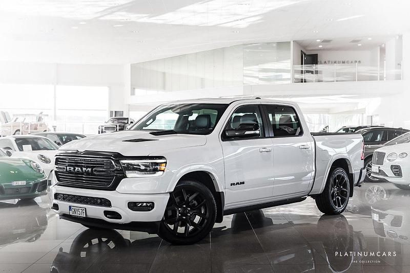 Vit Begagnad 2022 Dodge Ram Pickup | 739 000 kr (Marknadspris) - Bild 1/4