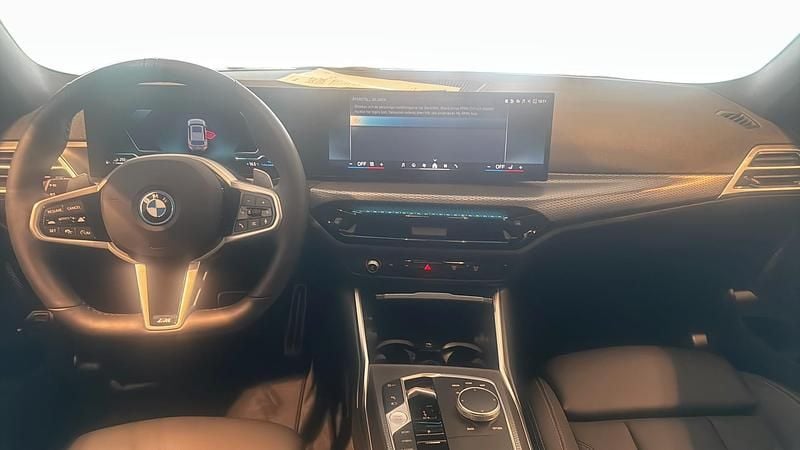 Begagnad BMW 330e Shadowline 299 HK (219 kW) 2025 Grå Kombi