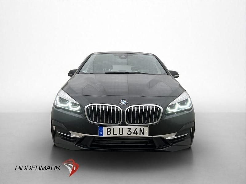 Begagnad BMW 225 Active Tourer Luxury Line 224 HK (164 kW) 2019 Svart Minibuss