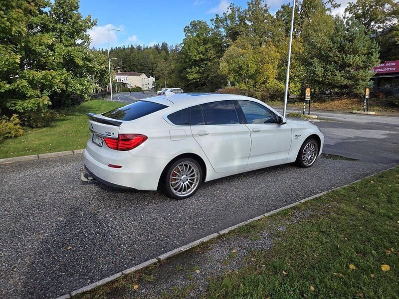 Begagnad 2011 BMW 530 Gran Turismo Halvkombi | 150 000 kr (Lite dyr) - Bild 1/4