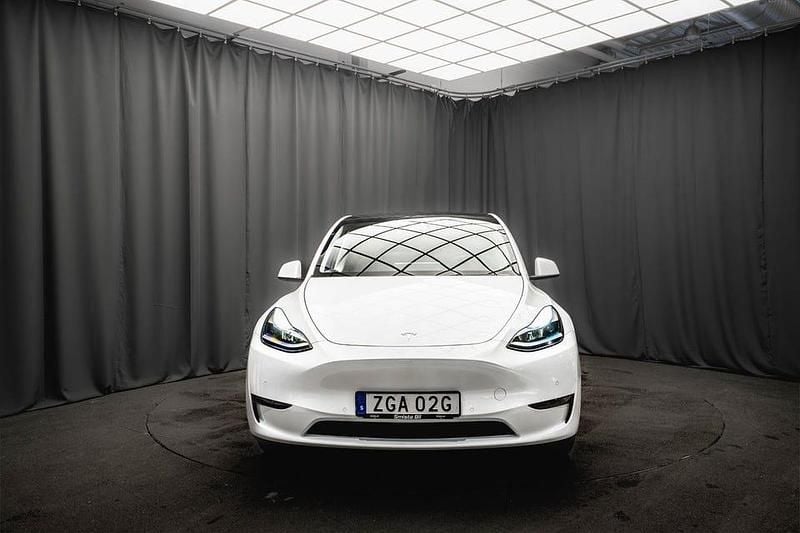 Begagnad Tesla Model Y Long Range AWD 378 kW (514 HK) 2021 Vit SUV