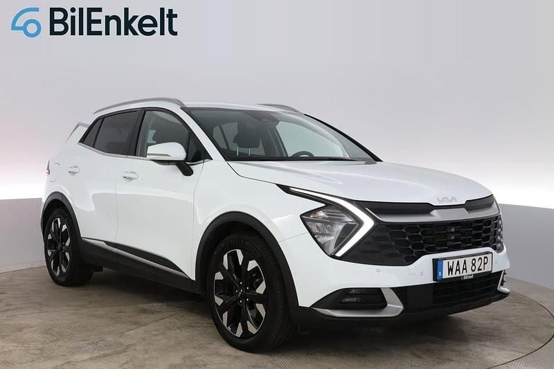 Vit Begagnad 2022 Kia Sportage SUV | 299 900 kr (Superpris) - Bild 1/4
