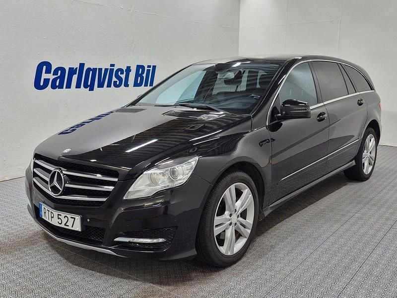 Svart (svart metallic) Begagnad 2013 Mercedes R350 Sport Minibuss | 159 000 kr (Marknadspris) - Bild 1/4