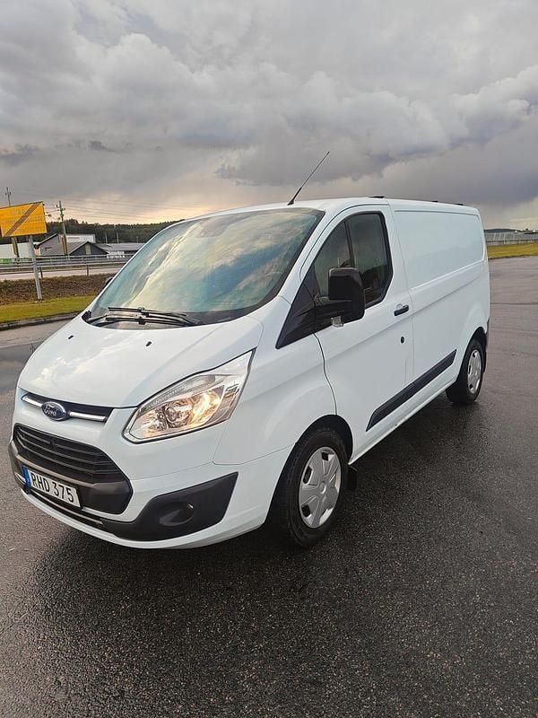 Begagnad 2017 Ford Transit Custom Minibuss | 98 000 kr - Bild 1/4