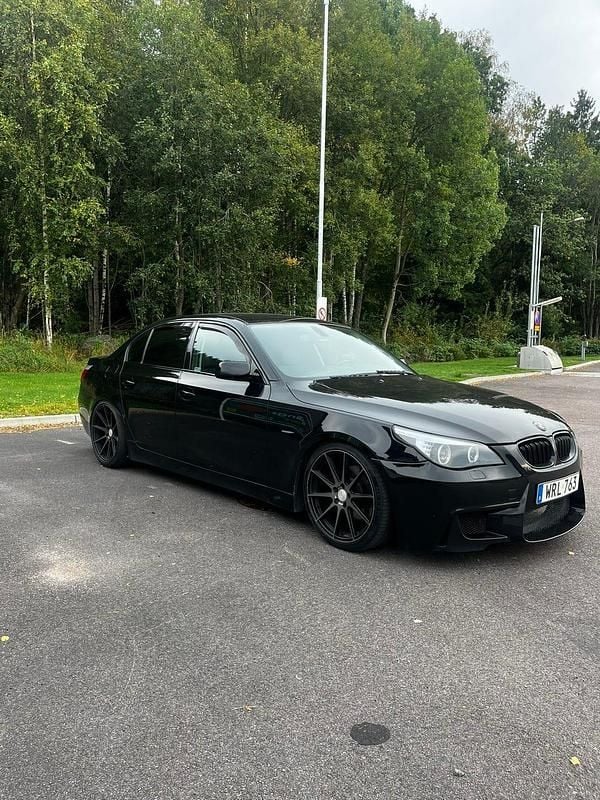 Begagnad 2005 BMW 525 Sedan | 43 000 kr (Bra pris) - Bild 1/4