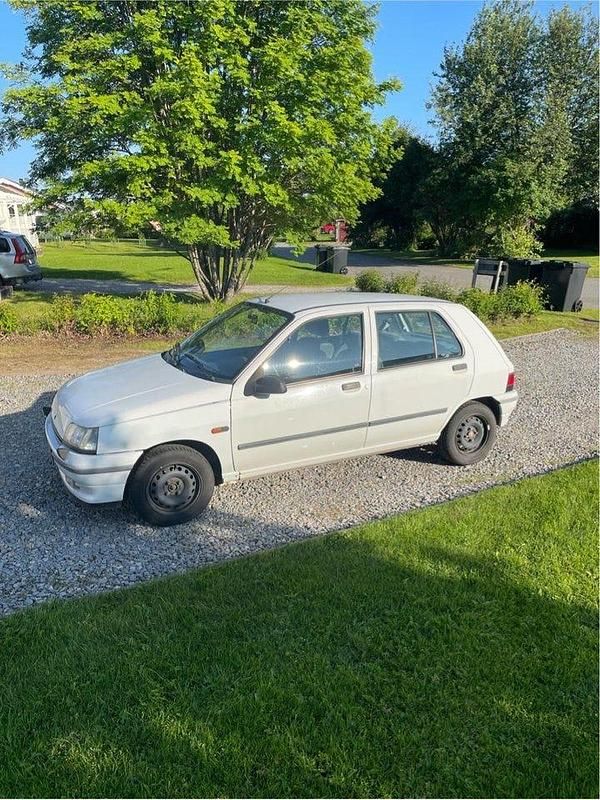 Begagnad 1994 Renault Clio | 25 000 kr - Bild 1/4