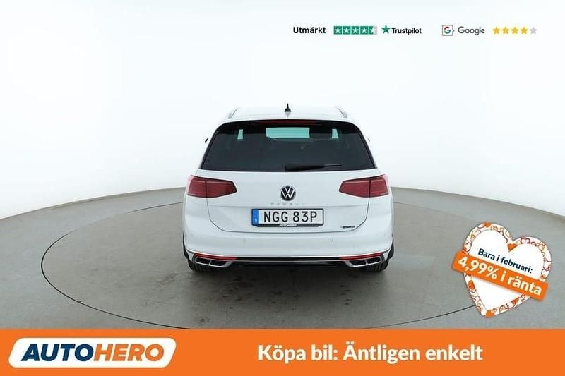 Begagnad VW Passat R-line 203 HK (149 kW) 2021 Vit Kombi