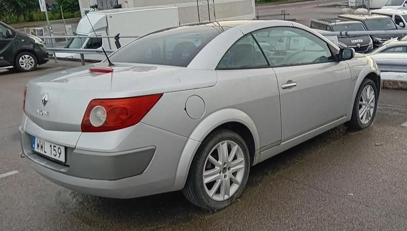 Grå Begagnad 2005 Renault Mégane Cabriolet Cab | 20 000 kr (Superpris) - Bild 1/4