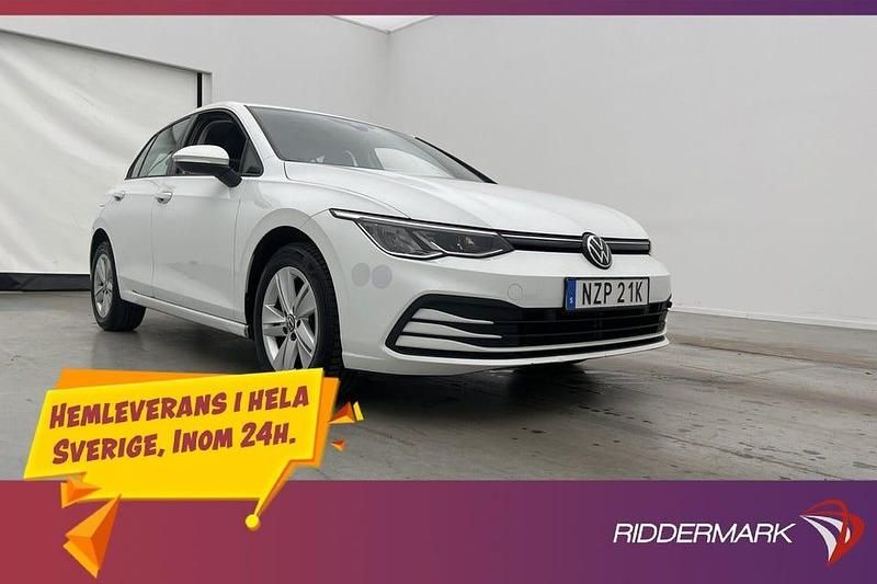Vit Begagnad 2023 VW Golf VIII Halvkombi | 224 900 kr (Marknadspris) - Bild 1/3