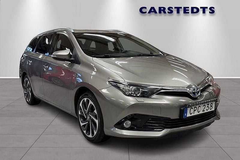 Brun Begagnad 2015 Toyota Auris Touring Sports Active Kombi | 159 900 kr (Marknadspris) - Bild 1/4