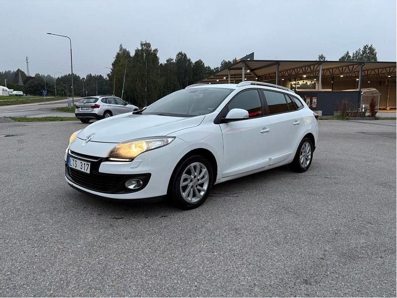 Vit Begagnad 2013 Renault Mégane GrandTour Kombi | 52 000 kr (Marknadspris) - Bild 1/4