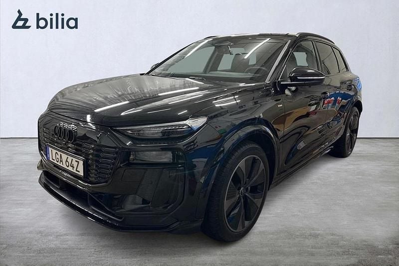 Begagnad Audi Q6 e-tron S-Line 284 kW (387 HK) 2025 Mytsvart metallic SUV
