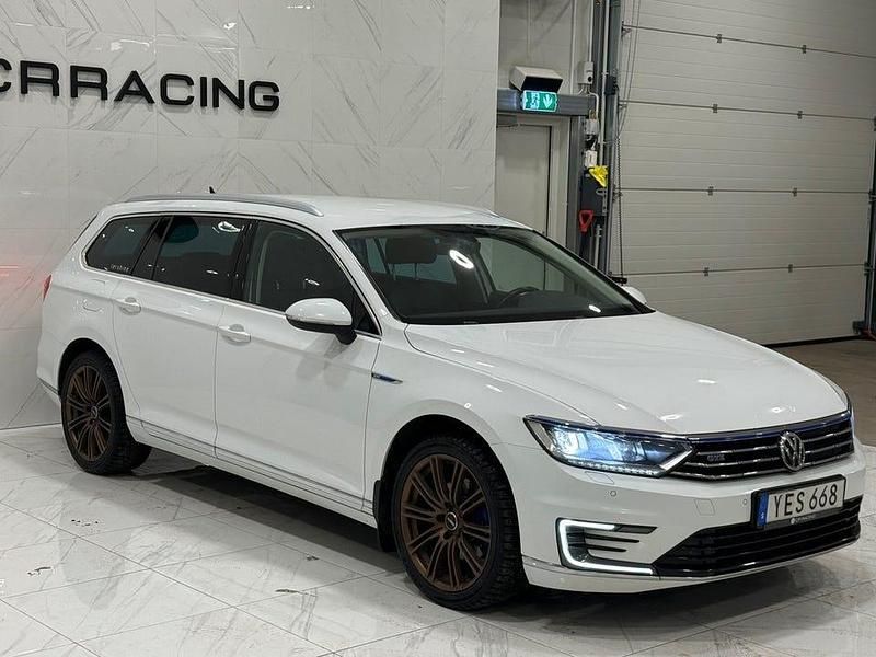 Begagnad VW Passat GTE 218 HK (160 kW) 2016 Vit Kombi