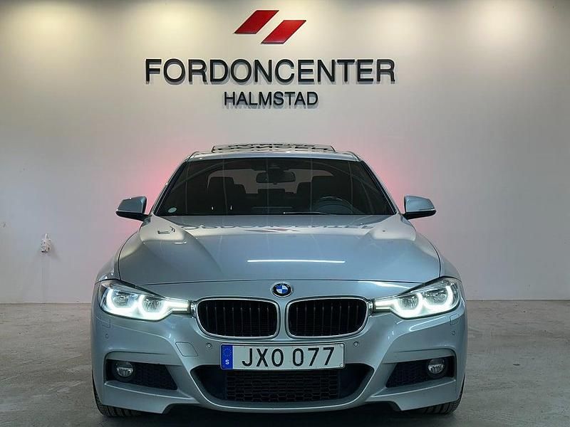 Begagnad BMW 330 M Sport 258 HK (189 kW) 2015 Silver Sedan