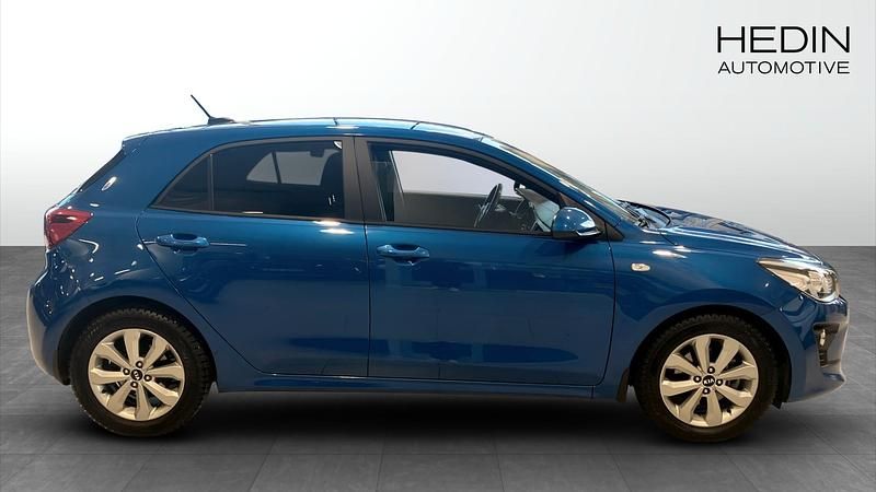 Begagnad Kia Rio Advance 101 HK (74 kW) 2021 Blå Halvkombi