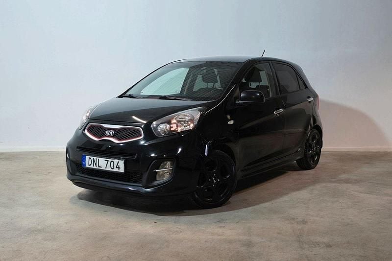 Svart Begagnad 2015 Kia Picanto Halvkombi | 89 800 kr (Marknadspris) - Bild 1/3