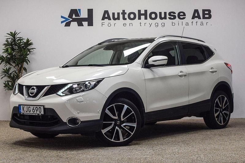 Vit Begagnad 2016 Nissan Qashqai 360º SUV | 144 000 kr (Marknadspris) - Bild 1/4