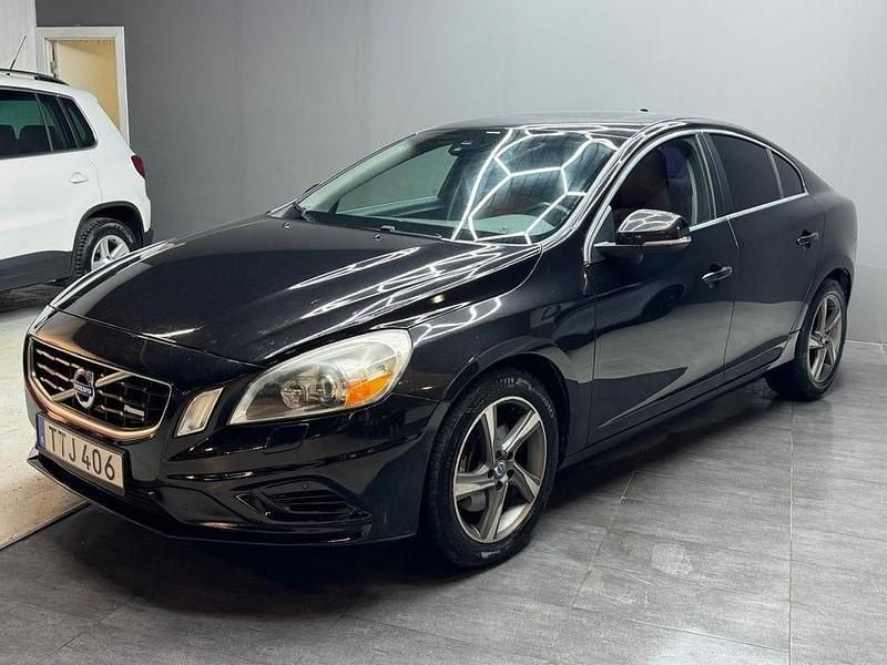 Begagnad Volvo S60 257 HK (189 kW) 2013 Svart Sedan