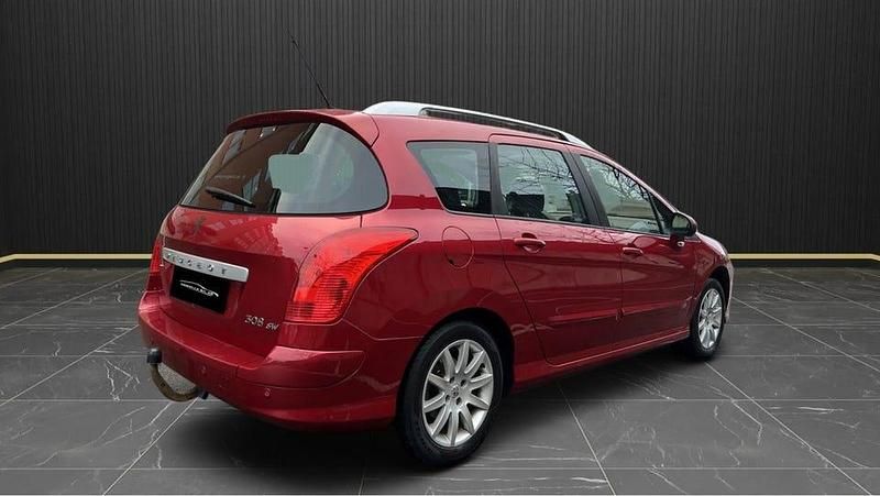 Begagnad Peugeot 308 SW 140 HK (102 kW) 2009 Röd Kombi