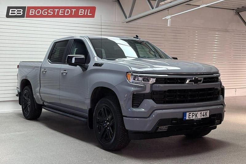 Slate grey Begagnad 2024 Chevrolet Silverado Sedan | 895 000 kr - Bild 1/4